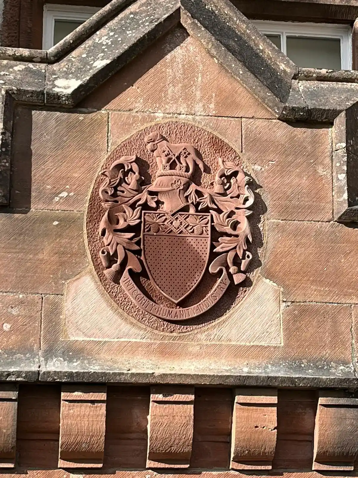 Dunmaglass Estate Family Crest