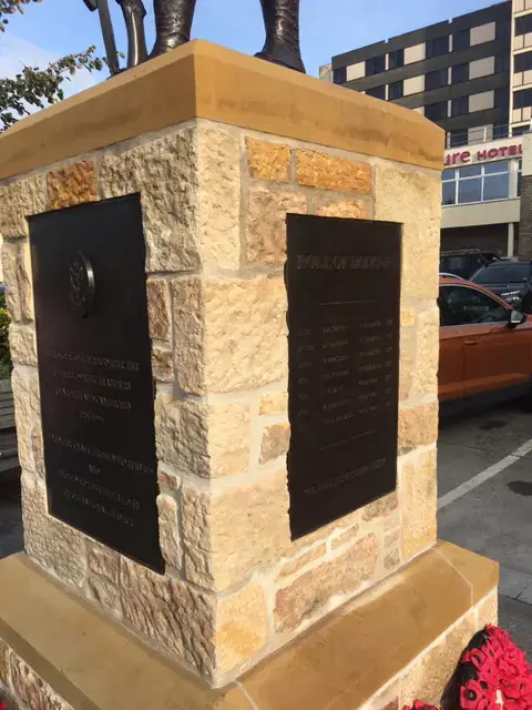 Queens Own Highlander Statue & Plinth